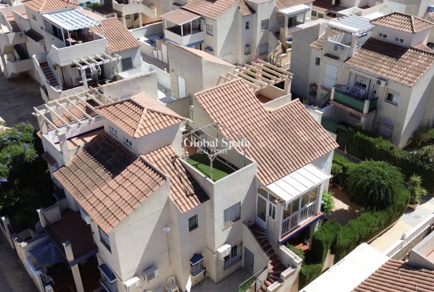 Wederverkoop - APPARTEMENT -
ORIHUELA COSTA - Costa Blanca