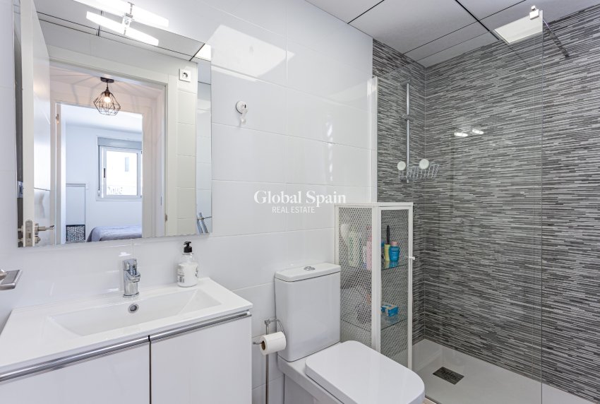 Wederverkoop - APPARTEMENT -
ORIHUELA COSTA - Costa Blanca