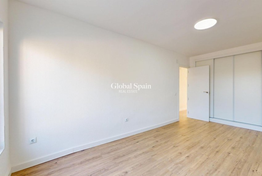 Wederverkoop - APPARTEMENT -
ORIHUELA COSTA - Costa Blanca