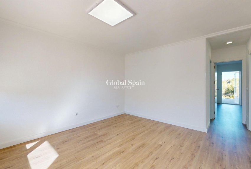 Wederverkoop - APPARTEMENT -
ORIHUELA COSTA - Costa Blanca