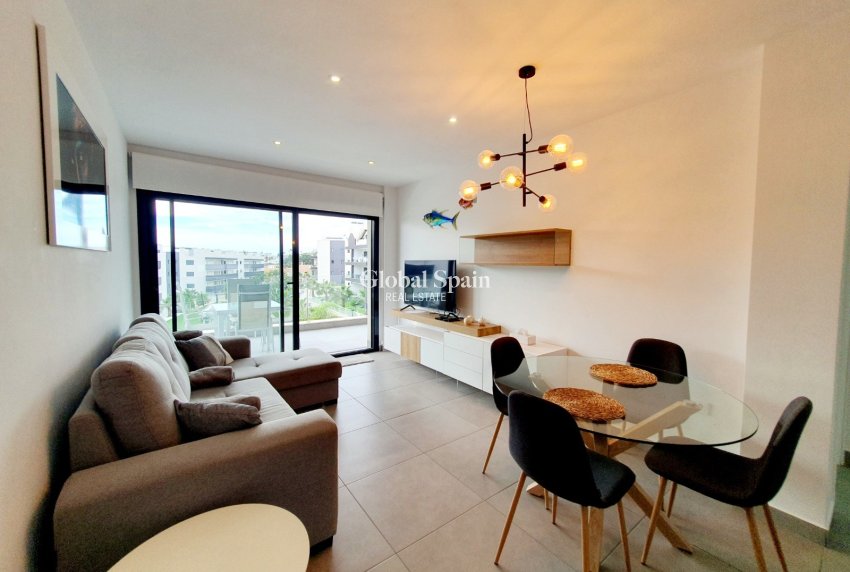 Wederverkoop - APPARTEMENT -
ORIHUELA COSTA - Costa Blanca