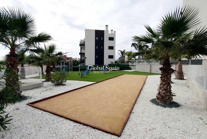 Wederverkoop - APPARTEMENT -
ORIHUELA COSTA - Costa Blanca