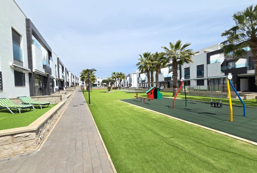 Wederverkoop - APPARTEMENT -
ORIHUELA COSTA - Costa Blanca