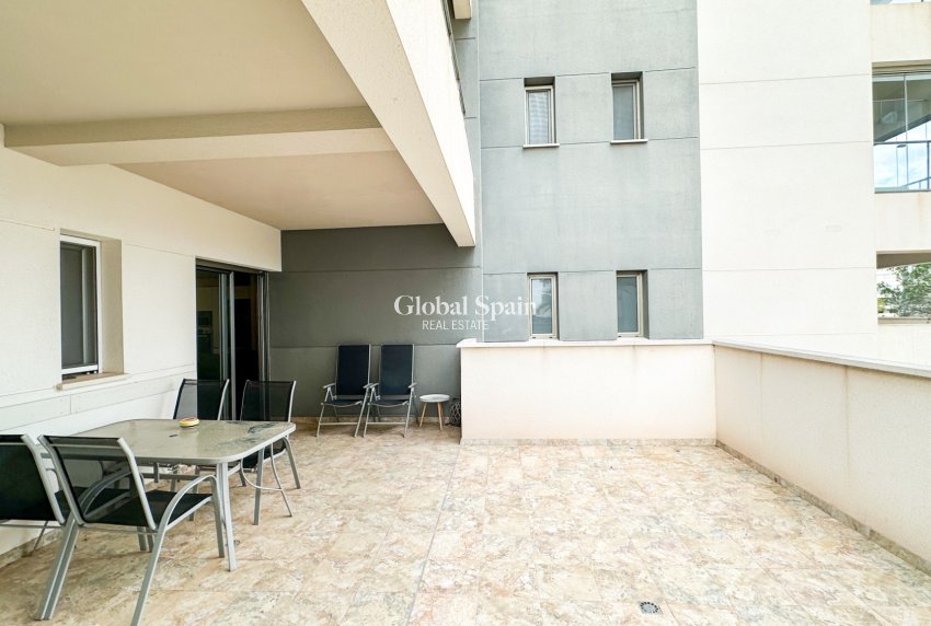 Wederverkoop - APPARTEMENT -
ORIHUELA COSTA - Costa Blanca