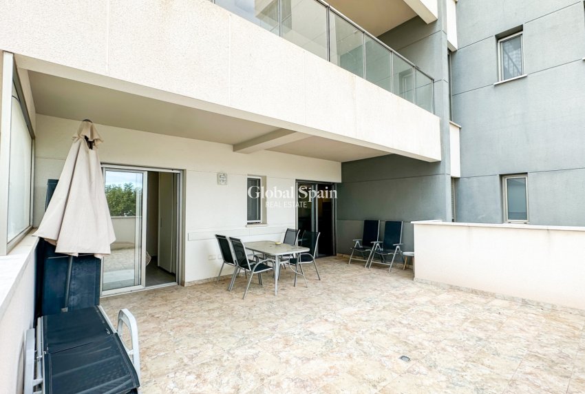Wederverkoop - APPARTEMENT -
ORIHUELA COSTA - Costa Blanca
