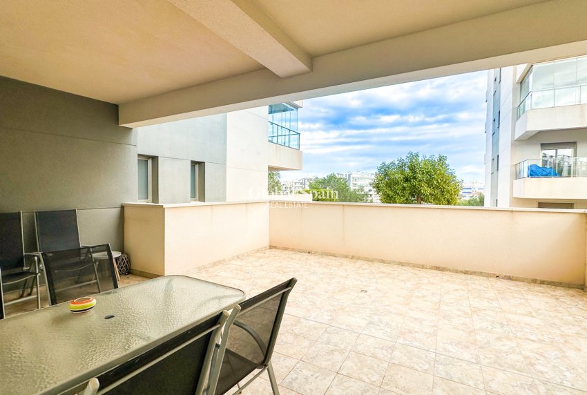 Wederverkoop - APPARTEMENT -
ORIHUELA COSTA - Costa Blanca