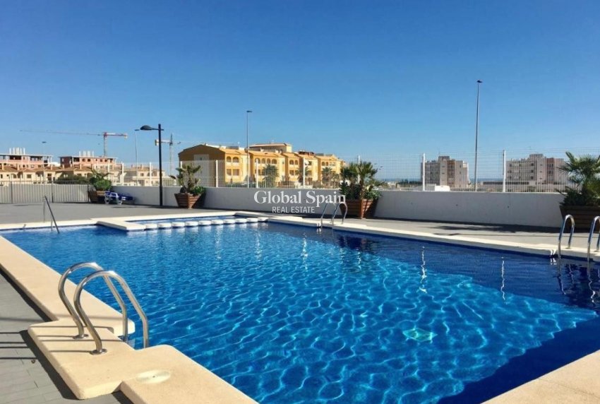 Wederverkoop - APPARTEMENT -
ORIHUELA COSTA - Costa Blanca