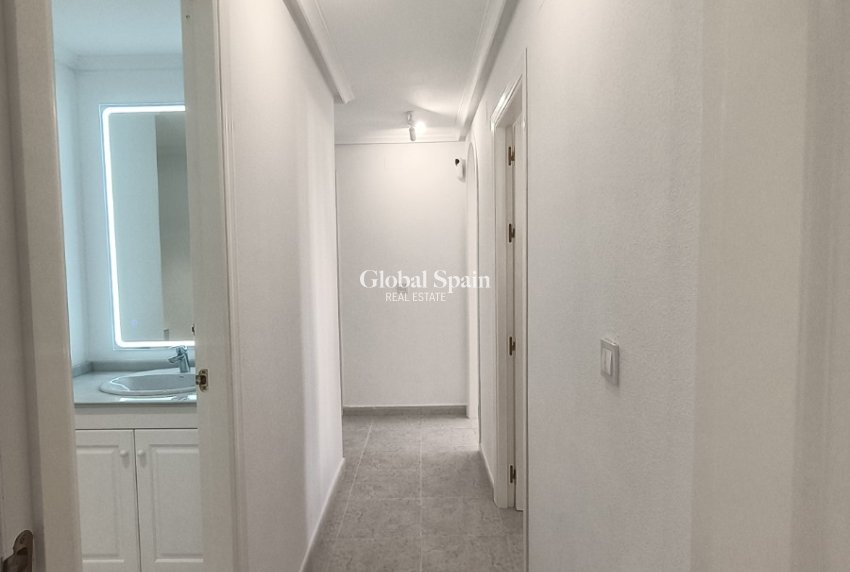 Wederverkoop - APPARTEMENT -
ORIHUELA COSTA - Costa Blanca