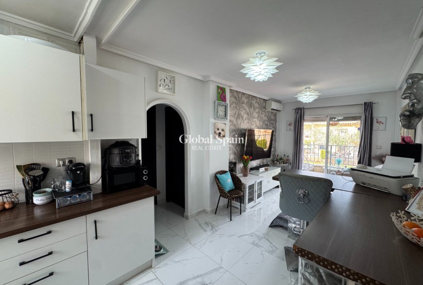 Wederverkoop - APPARTEMENT -
ORIHUELA COSTA - Costa Blanca