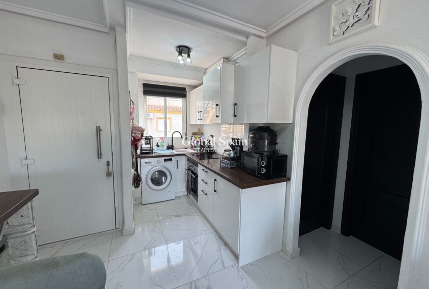 Wederverkoop - APPARTEMENT -
ORIHUELA COSTA - Costa Blanca