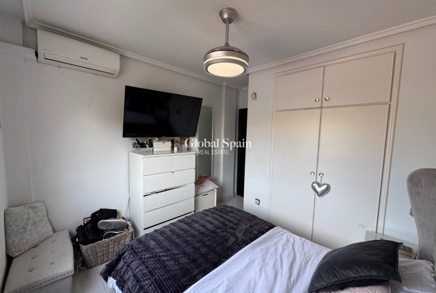 Wederverkoop - APPARTEMENT -
ORIHUELA COSTA - Costa Blanca