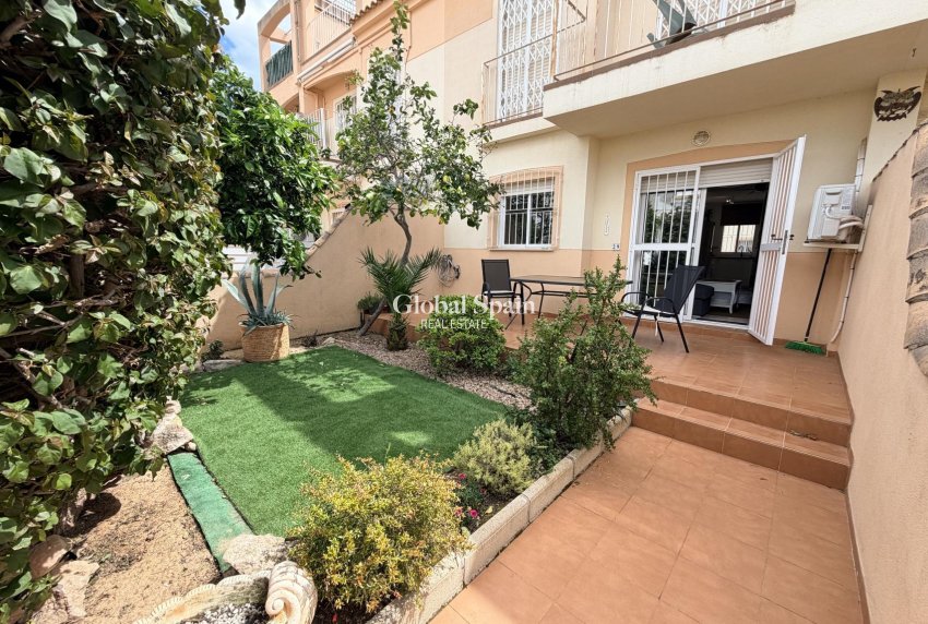 Wederverkoop - APPARTEMENT -
ORIHUELA COSTA - Costa Blanca