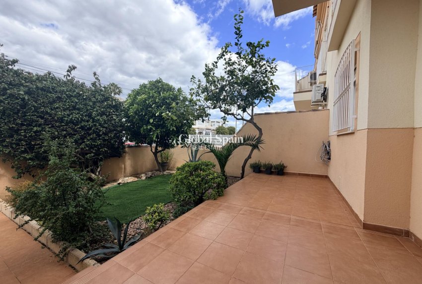 Wederverkoop - APPARTEMENT -
ORIHUELA COSTA - Costa Blanca