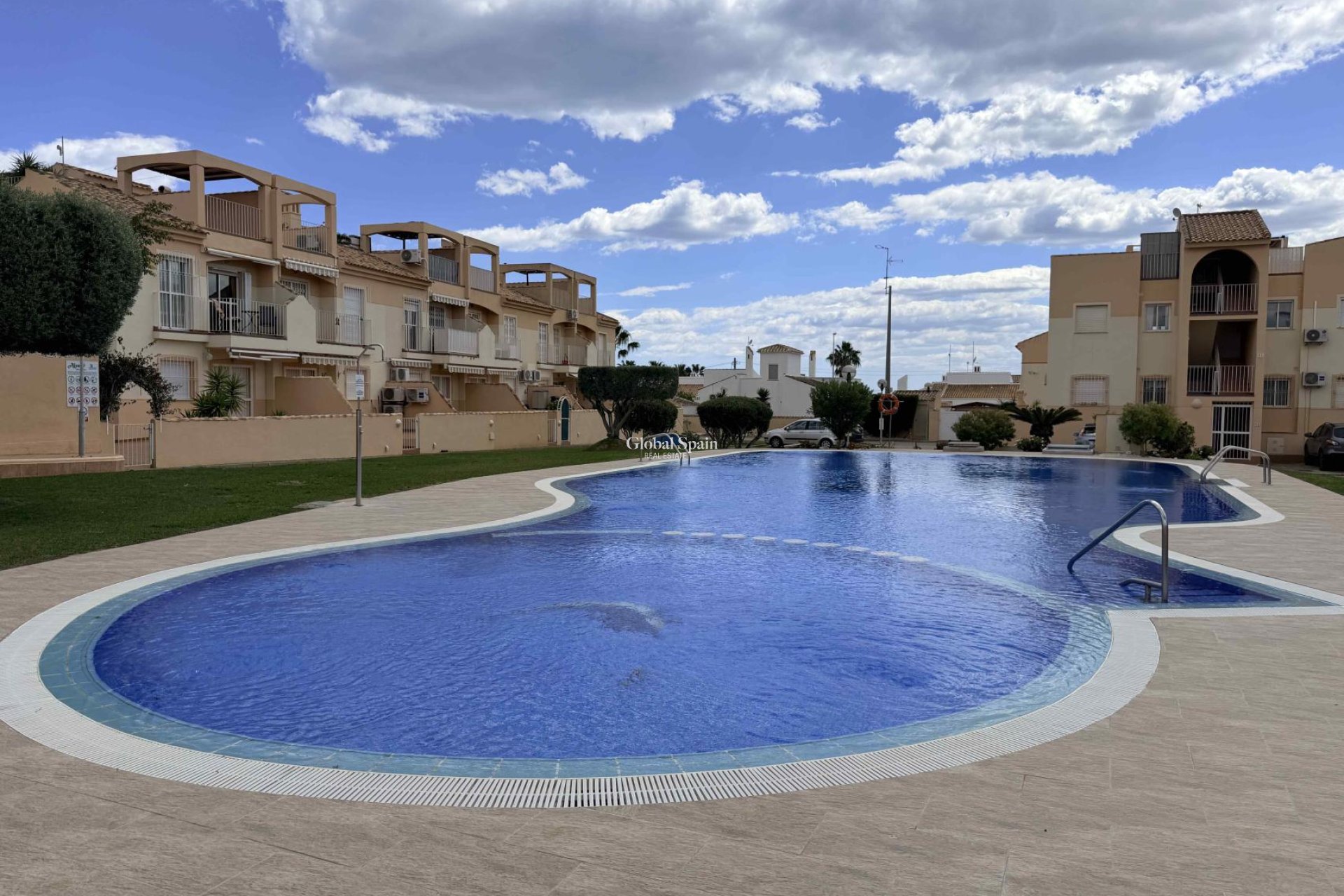 Wederverkoop - APPARTEMENT -
ORIHUELA COSTA - Costa Blanca