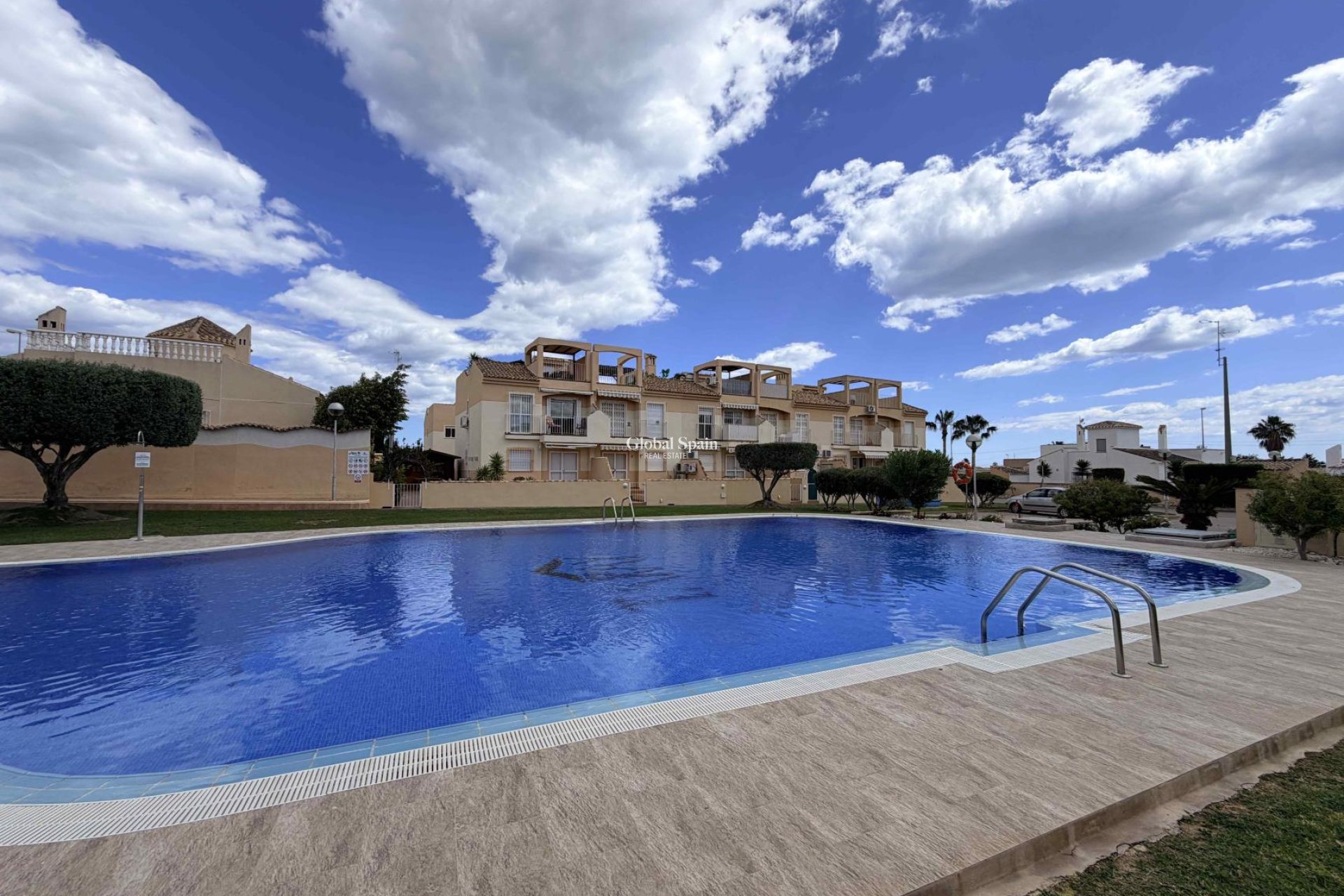 Wederverkoop - APPARTEMENT -
ORIHUELA COSTA - Costa Blanca