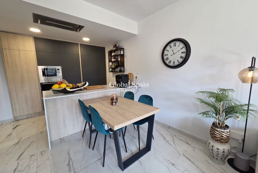 Wederverkoop - APPARTEMENT -
ORIHUELA COSTA - Costa Blanca