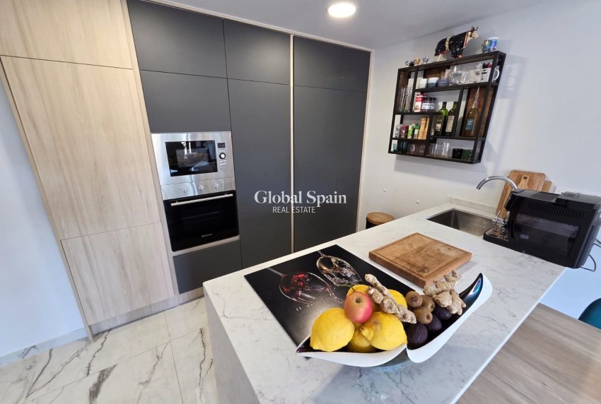Wederverkoop - APPARTEMENT -
ORIHUELA COSTA - Costa Blanca
