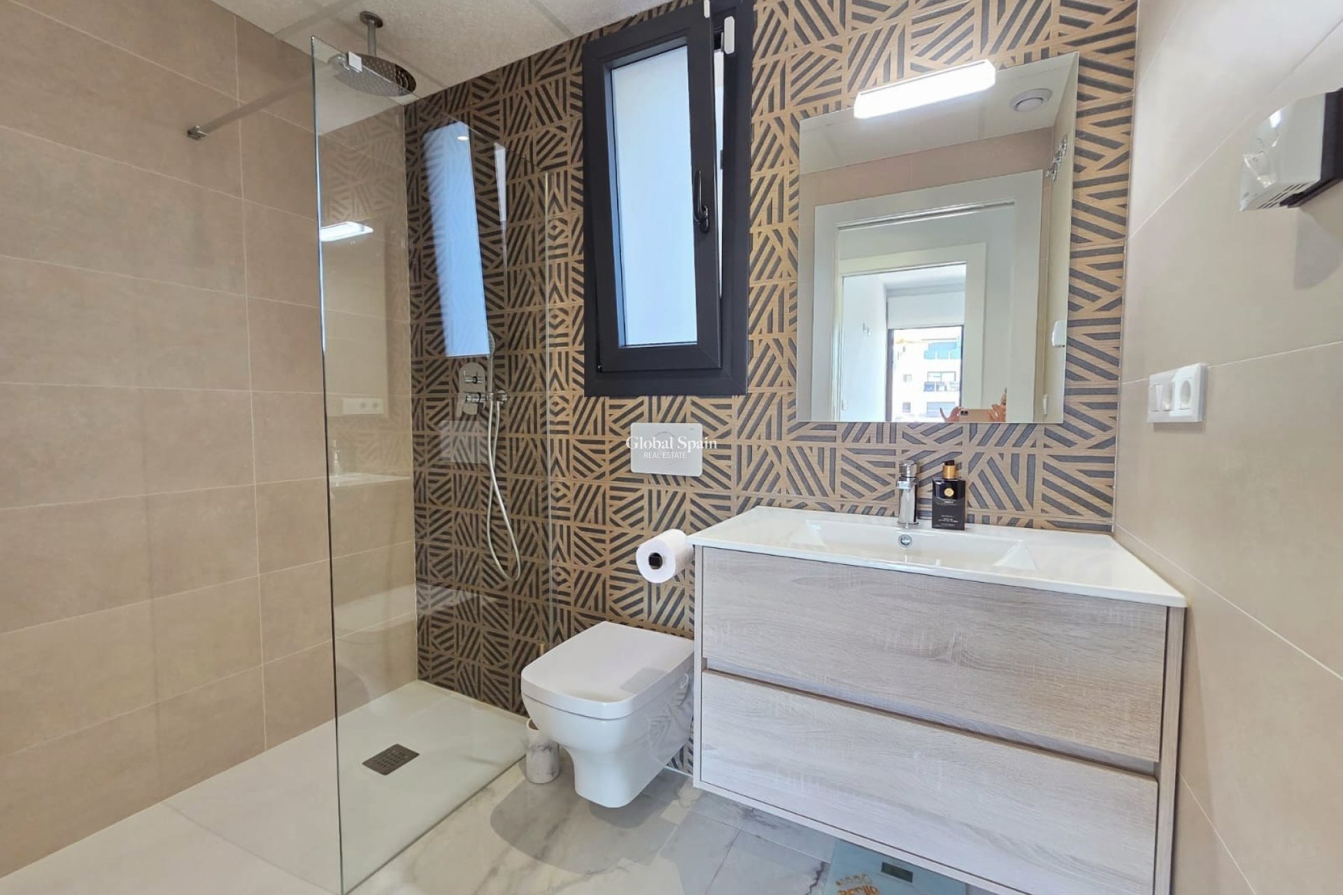 Wederverkoop - APPARTEMENT -
ORIHUELA COSTA - Costa Blanca
