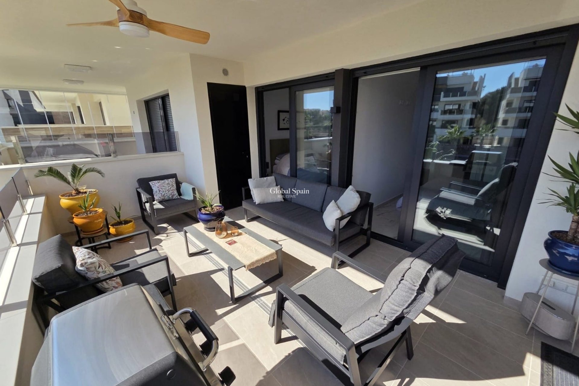 Wederverkoop - APPARTEMENT -
ORIHUELA COSTA - Costa Blanca