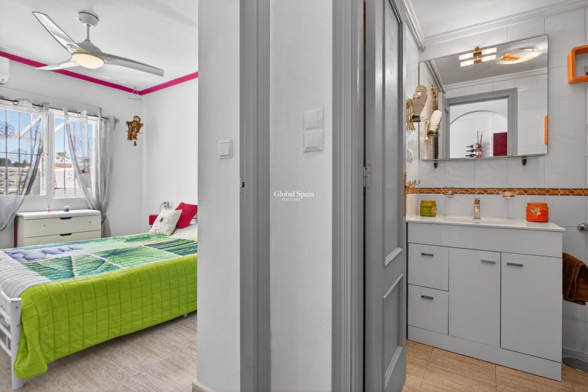 Wederverkoop - APPARTEMENT -
ORIHUELA COSTA - Costa Blanca