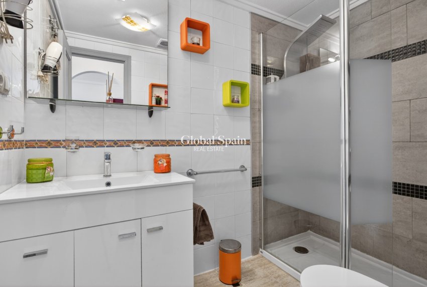 Wederverkoop - APPARTEMENT -
ORIHUELA COSTA - Costa Blanca