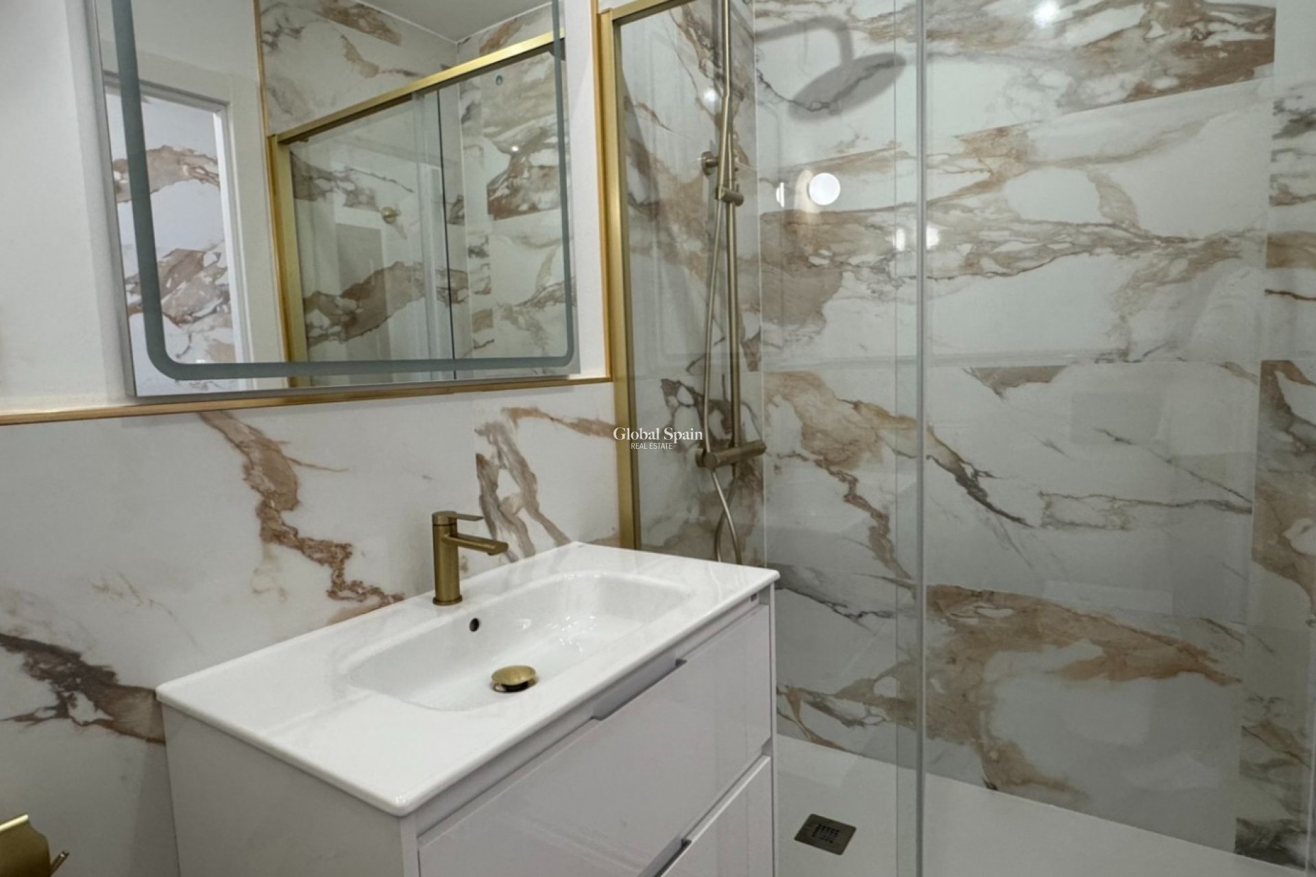 Wederverkoop - APPARTEMENT -
ORIHUELA COSTA - Costa Blanca