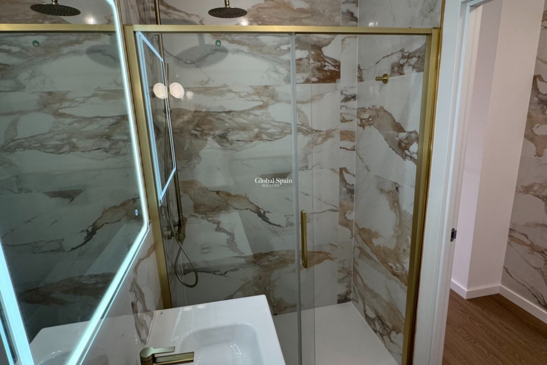 Wederverkoop - APPARTEMENT -
ORIHUELA COSTA - Costa Blanca