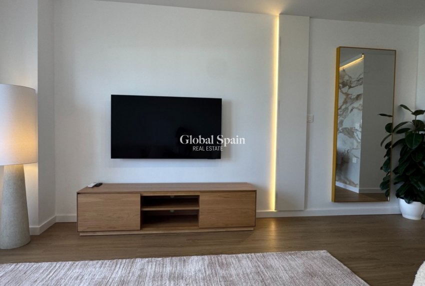 Wederverkoop - APPARTEMENT -
ORIHUELA COSTA - Costa Blanca
