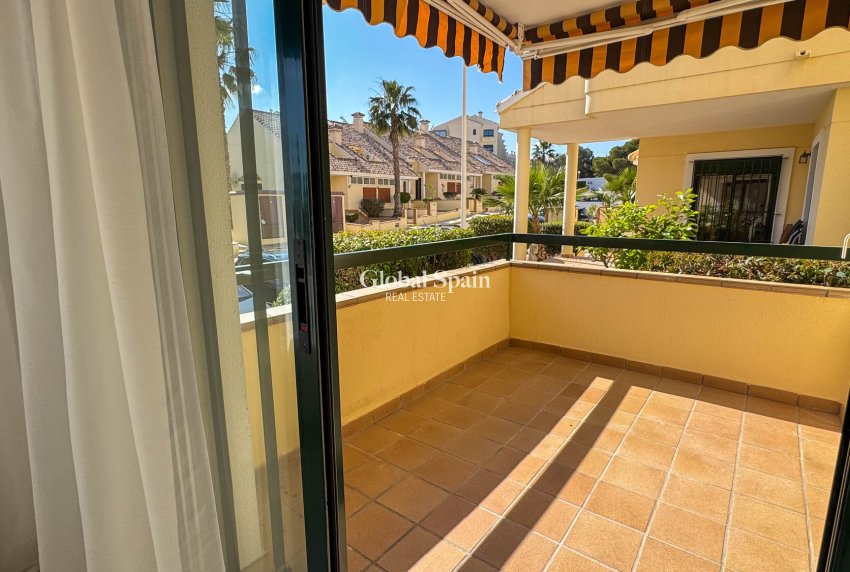 Wederverkoop - APPARTEMENT -
ORIHUELA COSTA - Costa Blanca