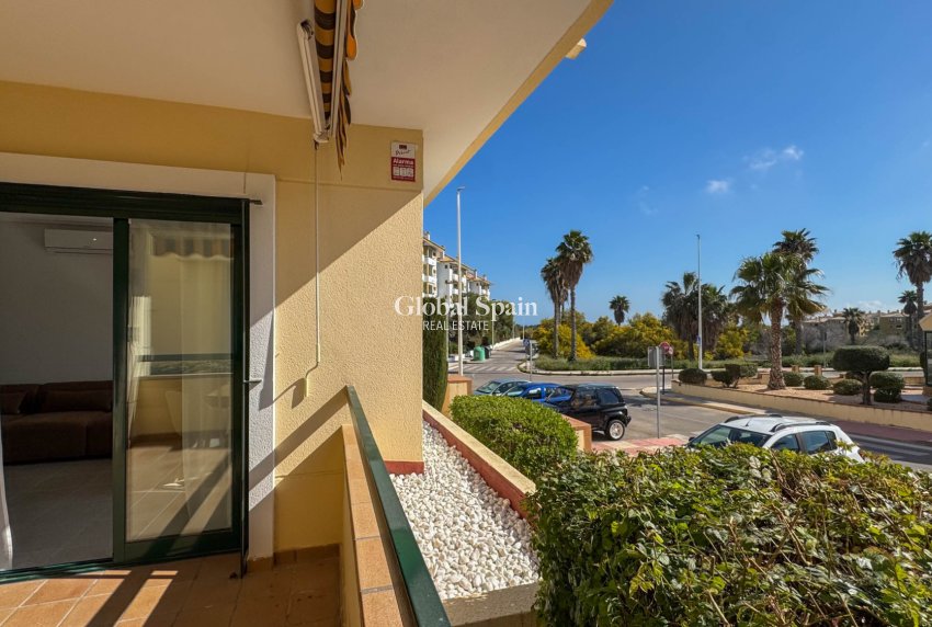 Wederverkoop - APPARTEMENT -
ORIHUELA COSTA - Costa Blanca
