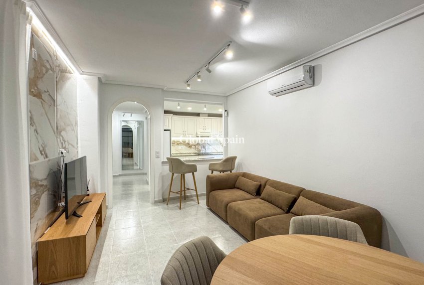 Wederverkoop - APPARTEMENT -
ORIHUELA COSTA - Costa Blanca