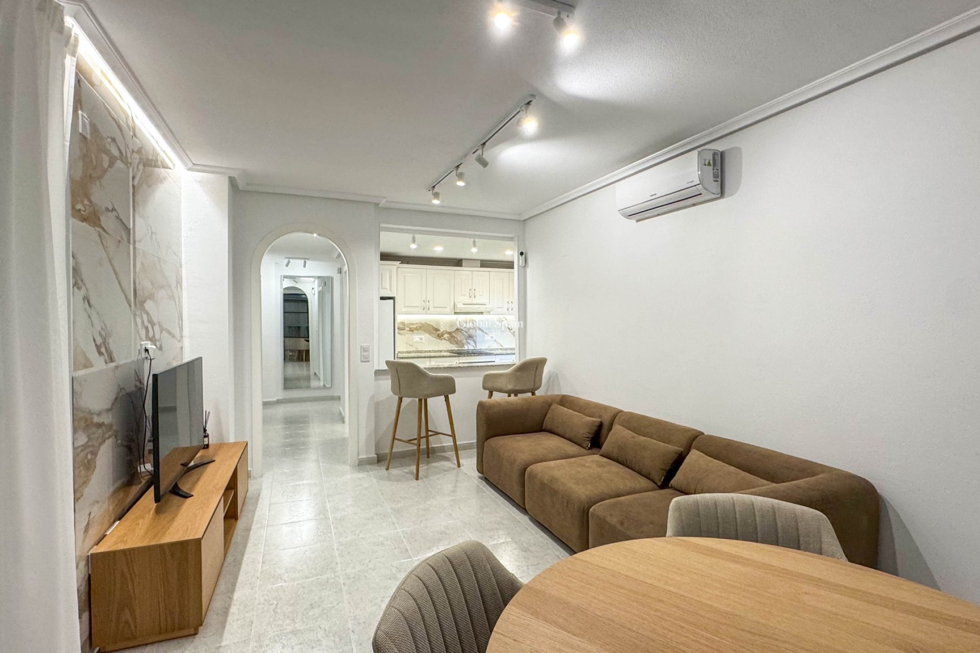 Wederverkoop - APPARTEMENT -
ORIHUELA COSTA - Costa Blanca
