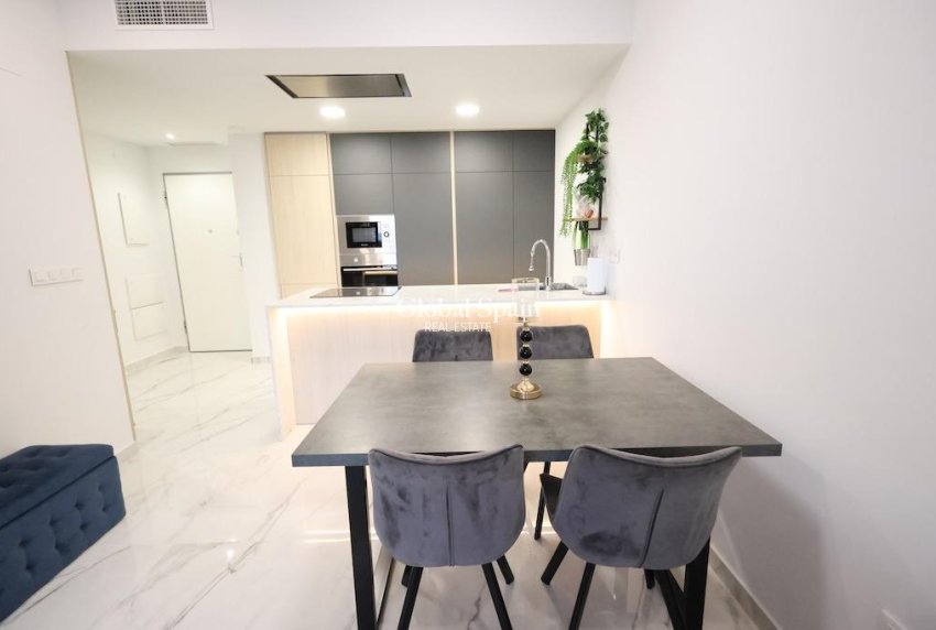 Wederverkoop - APPARTEMENT -
ORIHUELA COSTA - Costa Blanca