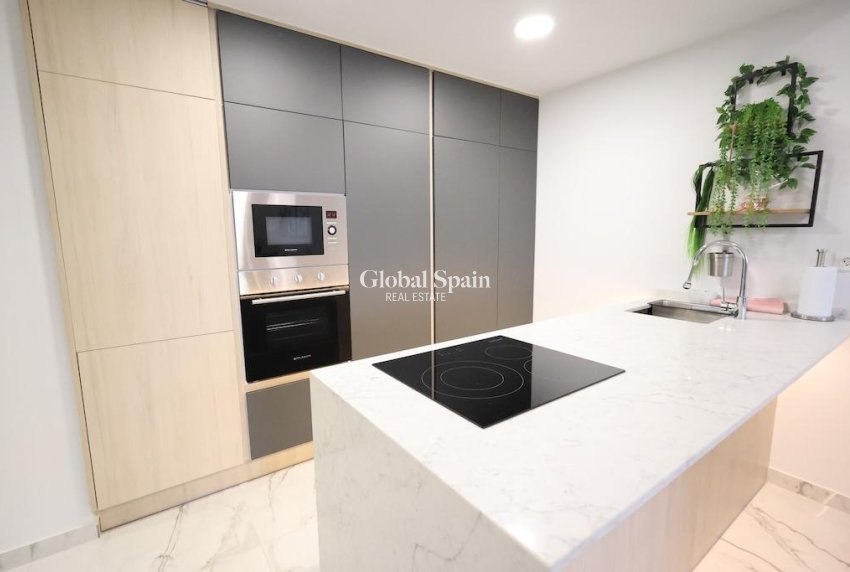 Wederverkoop - APPARTEMENT -
ORIHUELA COSTA - Costa Blanca