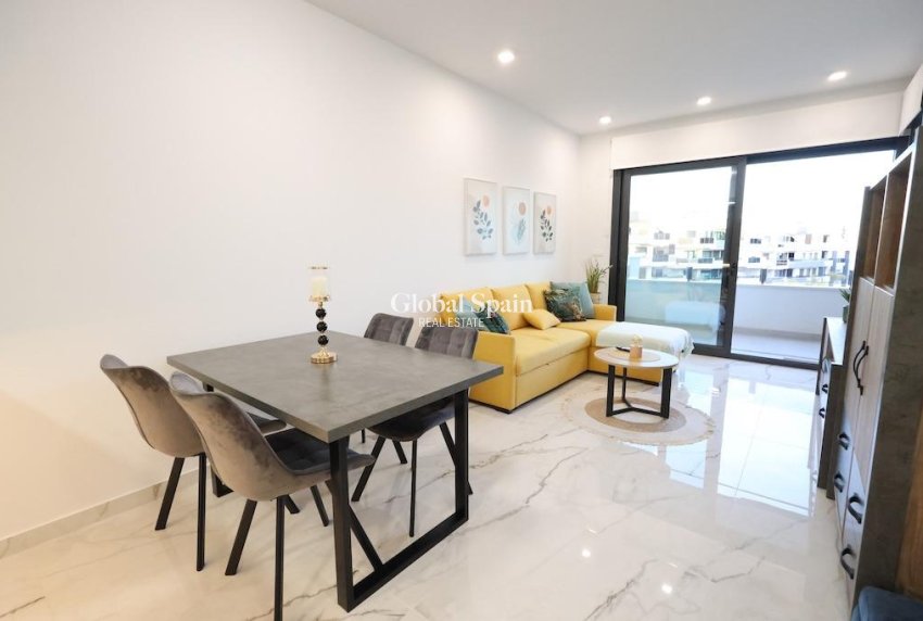 Wederverkoop - APPARTEMENT -
ORIHUELA COSTA - Costa Blanca