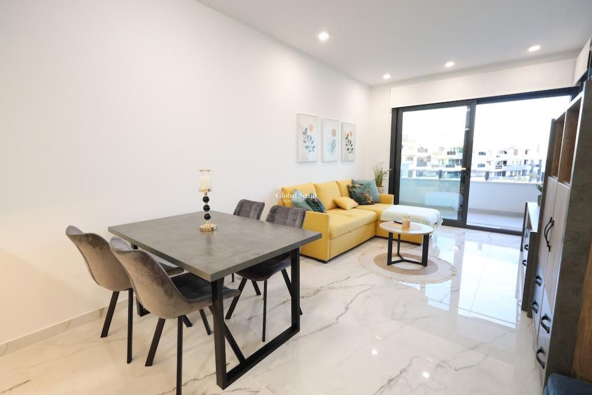 Wederverkoop - APPARTEMENT -
ORIHUELA COSTA - Costa Blanca