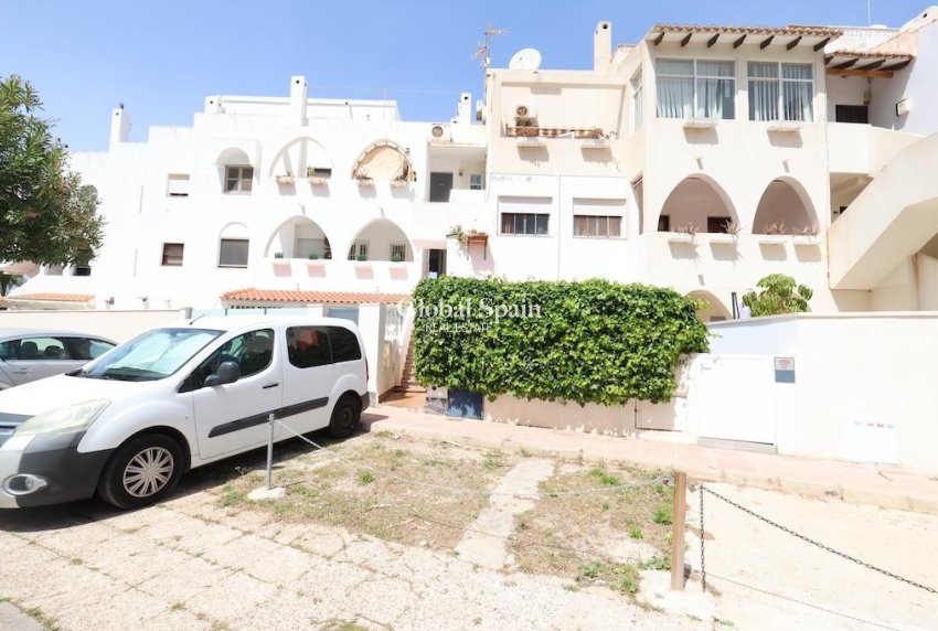 Wederverkoop - APPARTEMENT -
ORIHUELA COSTA - Costa Blanca