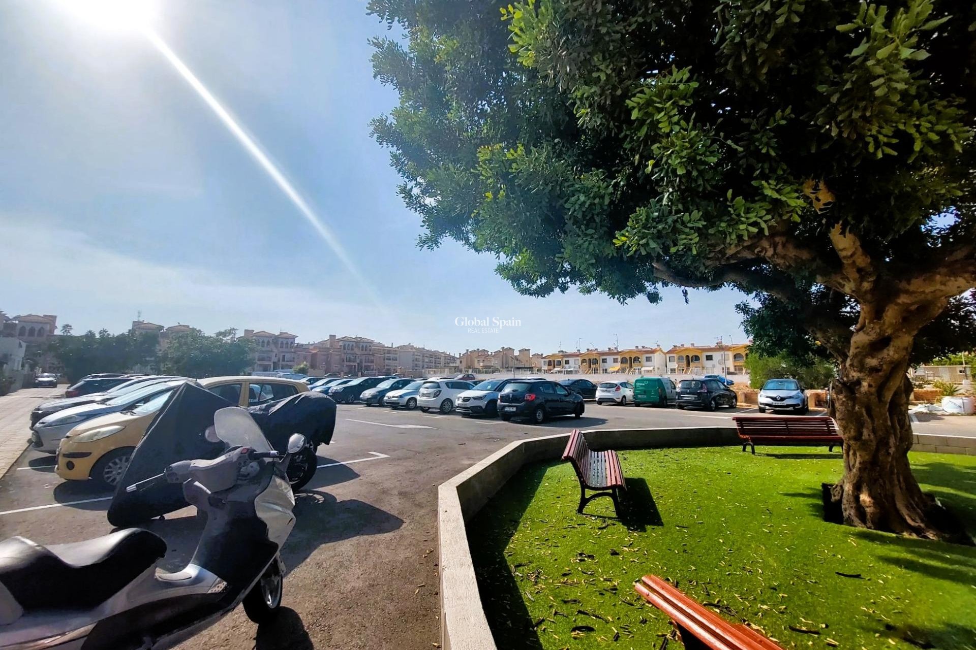 Wederverkoop - APPARTEMENT -
ORIHUELA COSTA - Costa Blanca