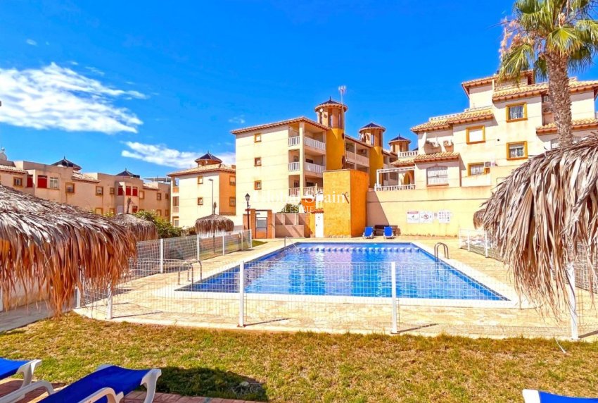 Wederverkoop - APPARTEMENT -
ORIHUELA COSTA - Costa Blanca