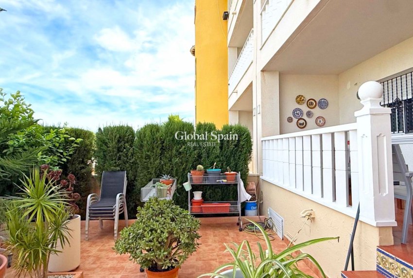 Wederverkoop - APPARTEMENT -
ORIHUELA COSTA - Costa Blanca