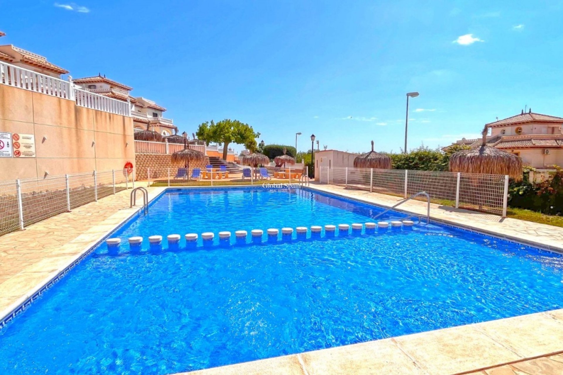 Wederverkoop - APPARTEMENT -
ORIHUELA COSTA - Costa Blanca