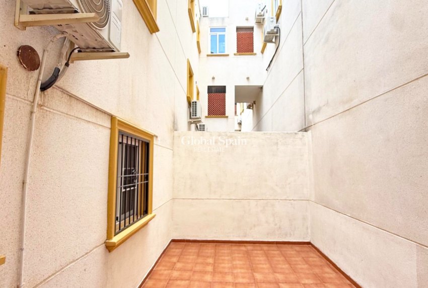 Wederverkoop - APPARTEMENT -
ORIHUELA COSTA - Costa Blanca
