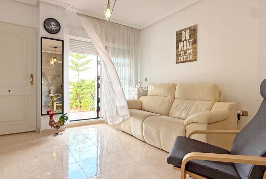 Wederverkoop - APPARTEMENT -
ORIHUELA COSTA - Costa Blanca