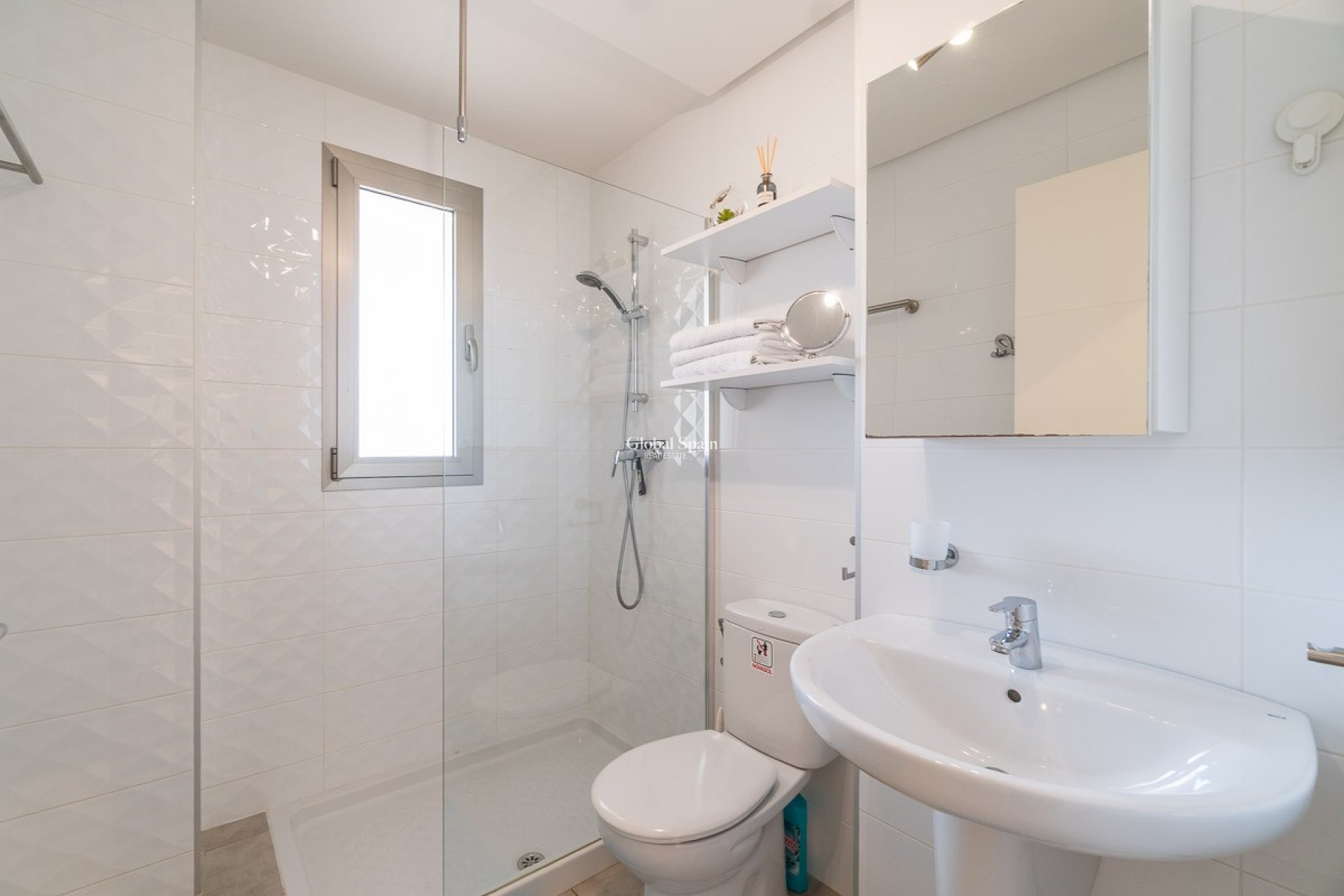 Wederverkoop - APPARTEMENT -
ORIHUELA COSTA - Costa Blanca