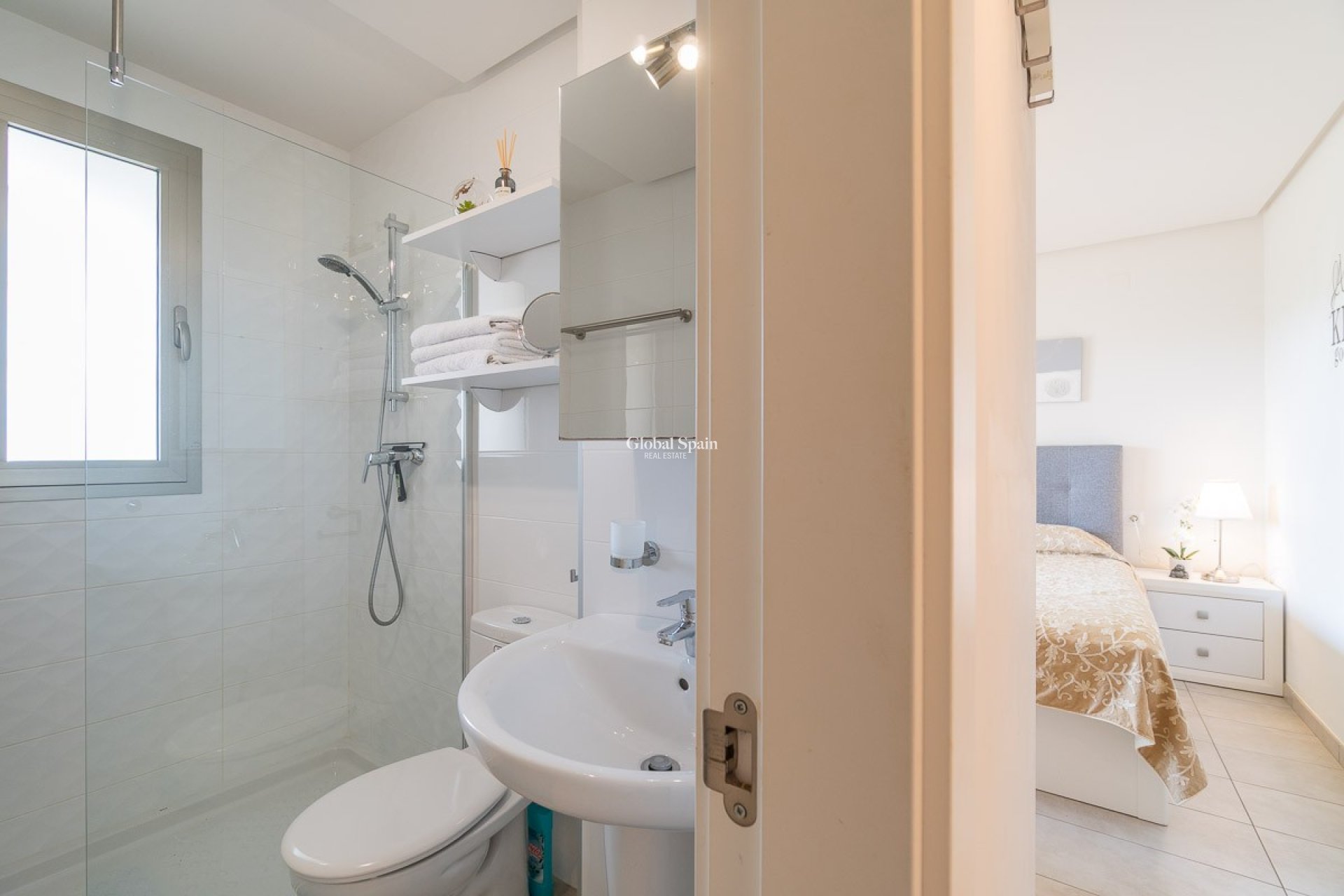 Wederverkoop - APPARTEMENT -
ORIHUELA COSTA - Costa Blanca