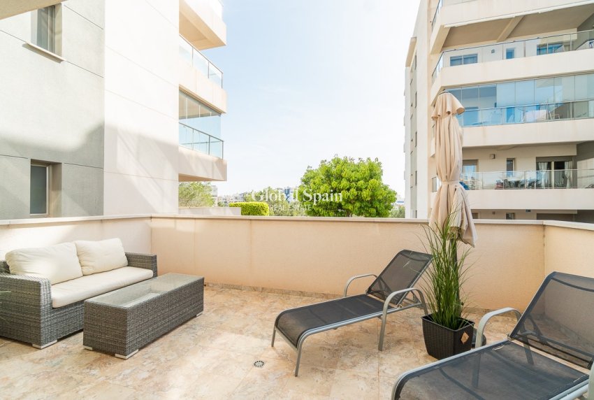 Wederverkoop - APPARTEMENT -
ORIHUELA COSTA - Costa Blanca