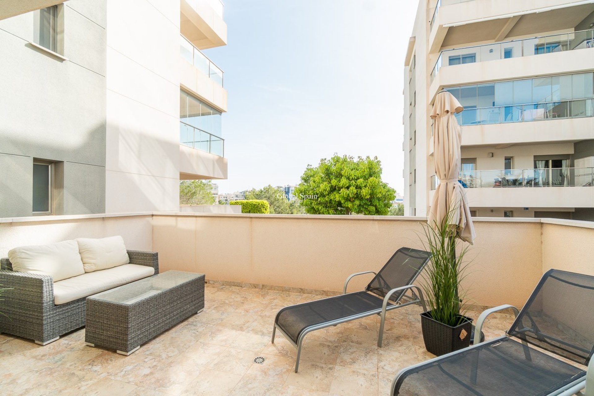 Wederverkoop - APPARTEMENT -
ORIHUELA COSTA - Costa Blanca