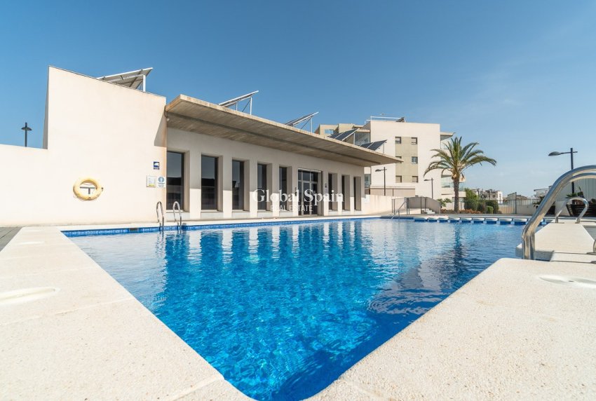 Wederverkoop - APPARTEMENT -
ORIHUELA COSTA - Costa Blanca