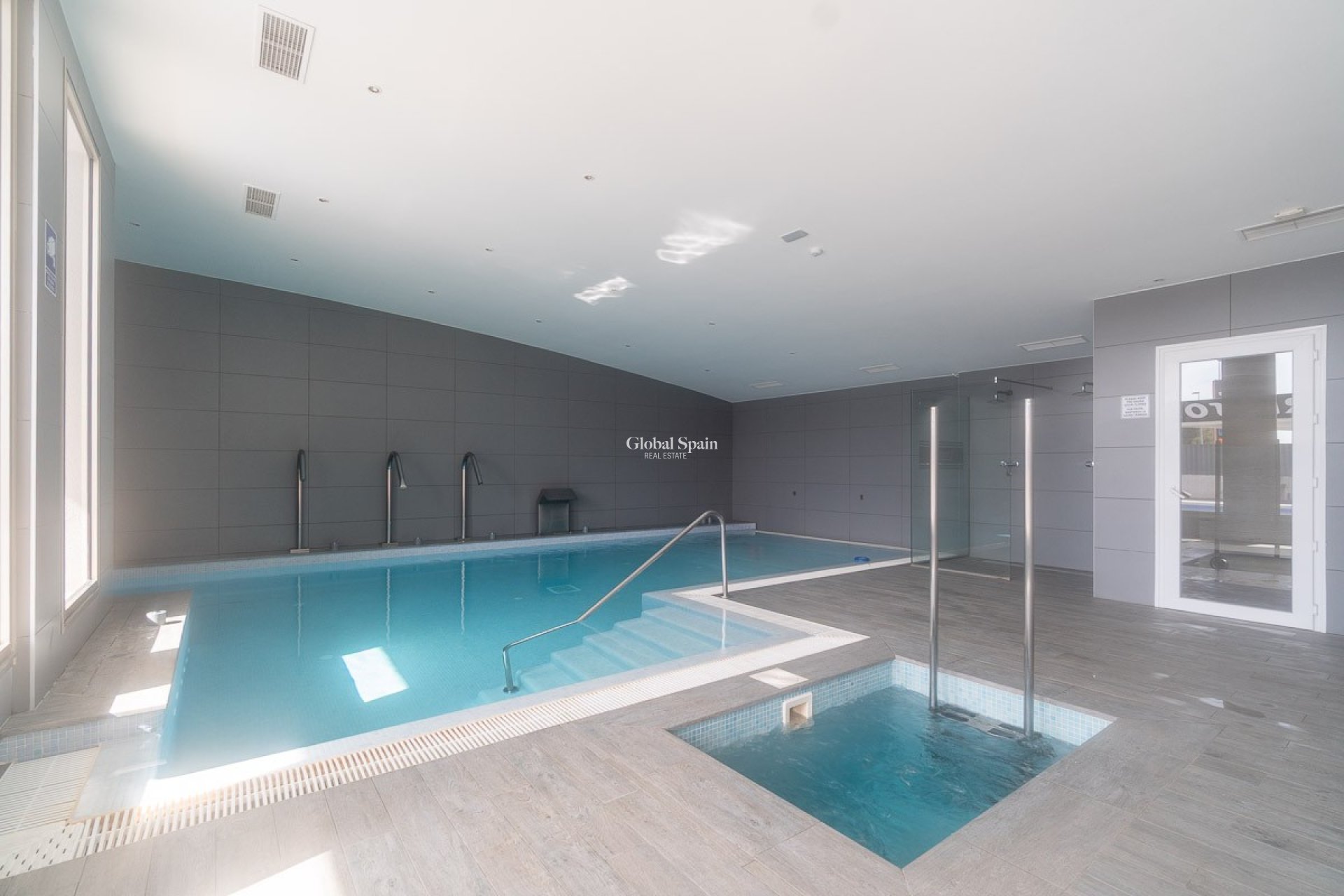 Wederverkoop - APPARTEMENT -
ORIHUELA COSTA - Costa Blanca