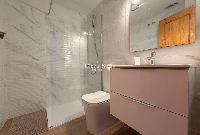Wederverkoop - APPARTEMENT -
ORIHUELA COSTA - Costa Blanca